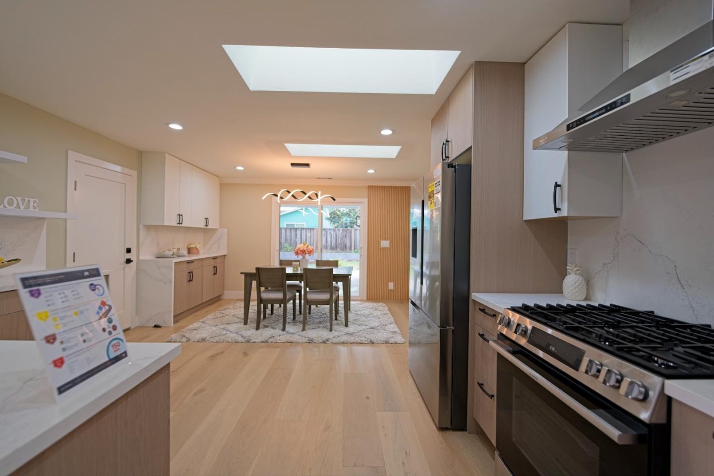 Detail Gallery Image 9 of 41 For 922 Iris Ave, Sunnyvale,  CA 94086 - 4 Beds | 3 Baths