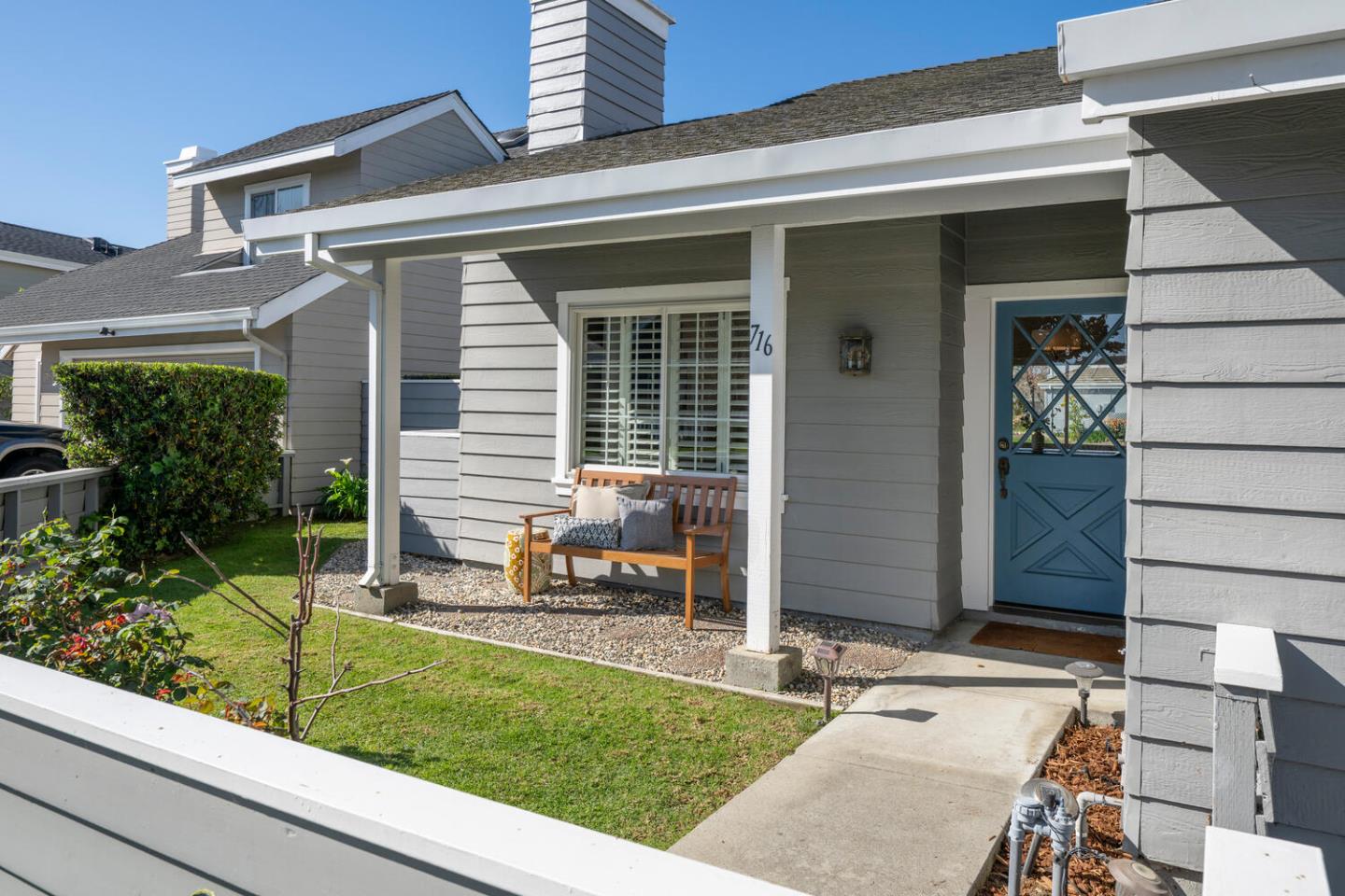 Detail Gallery Image 15 of 67 For 716 Newport Cir, Redwood City,  CA 94065 - 3 Beds | 2/1 Baths