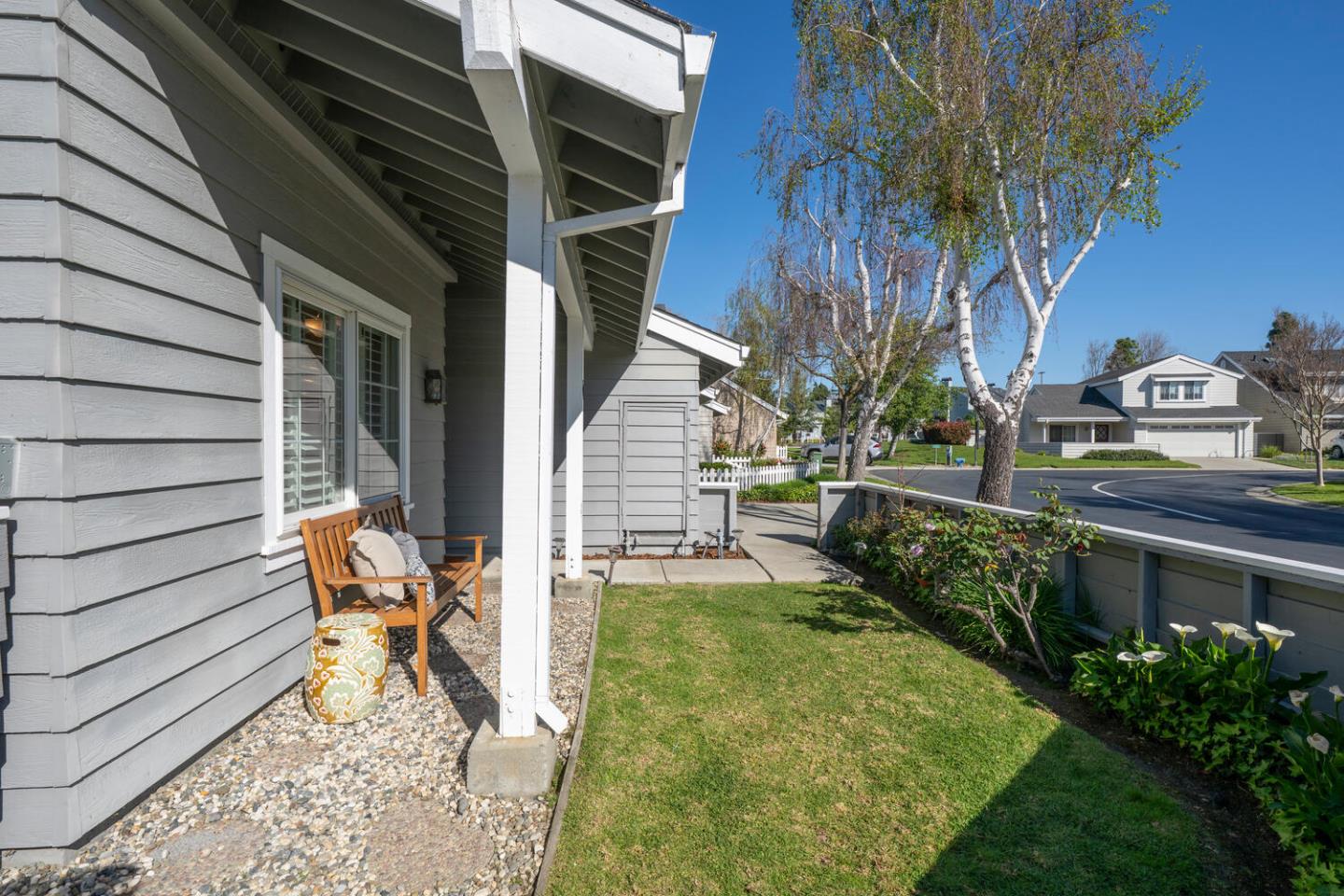 Detail Gallery Image 16 of 67 For 716 Newport Cir, Redwood City,  CA 94065 - 3 Beds | 2/1 Baths