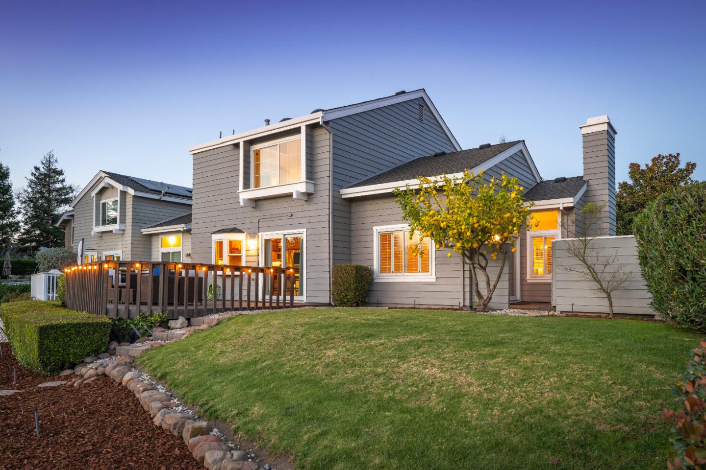 Detail Gallery Image 2 of 67 For 716 Newport Cir, Redwood City,  CA 94065 - 3 Beds | 2/1 Baths