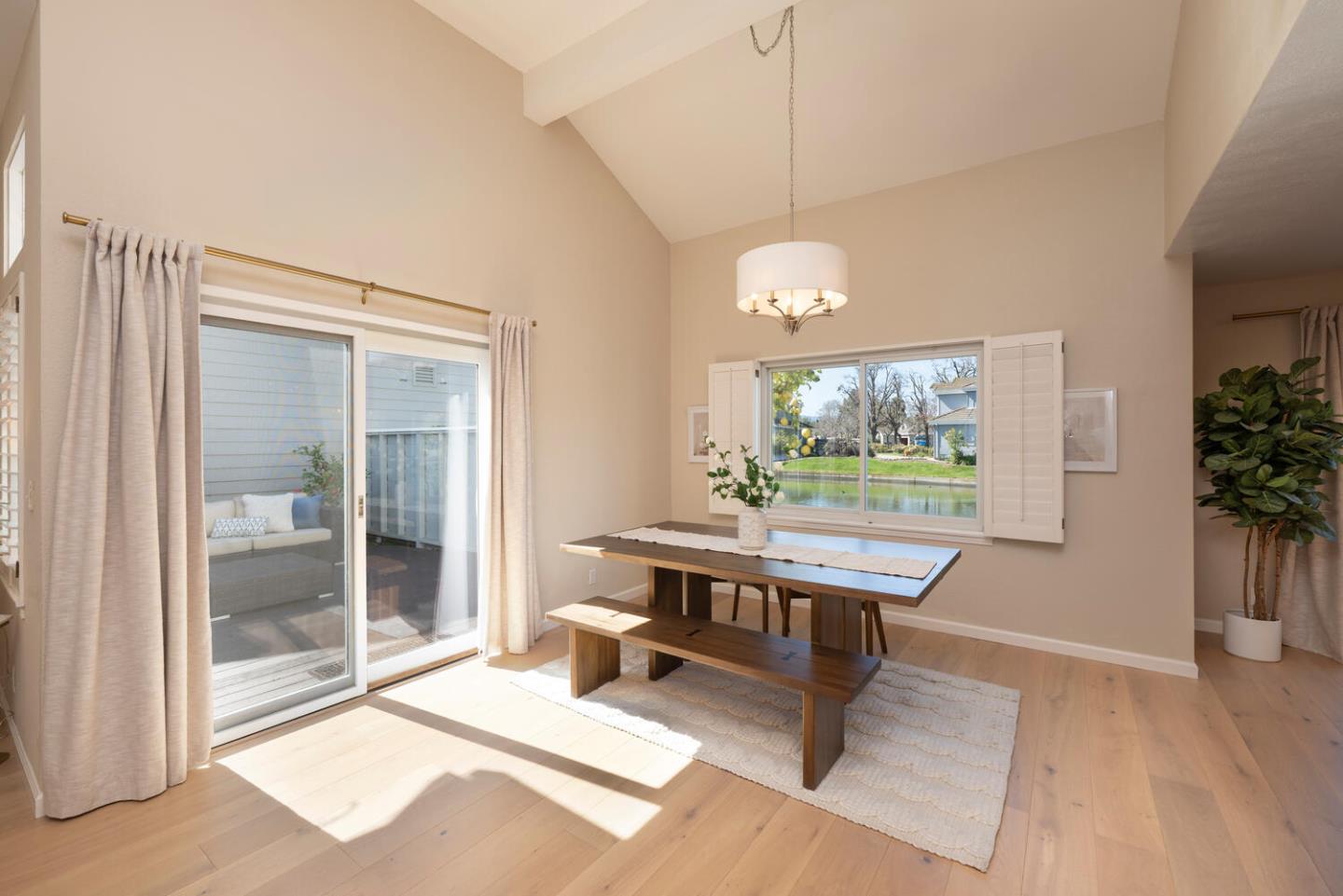 Detail Gallery Image 24 of 67 For 716 Newport Cir, Redwood City,  CA 94065 - 3 Beds | 2/1 Baths