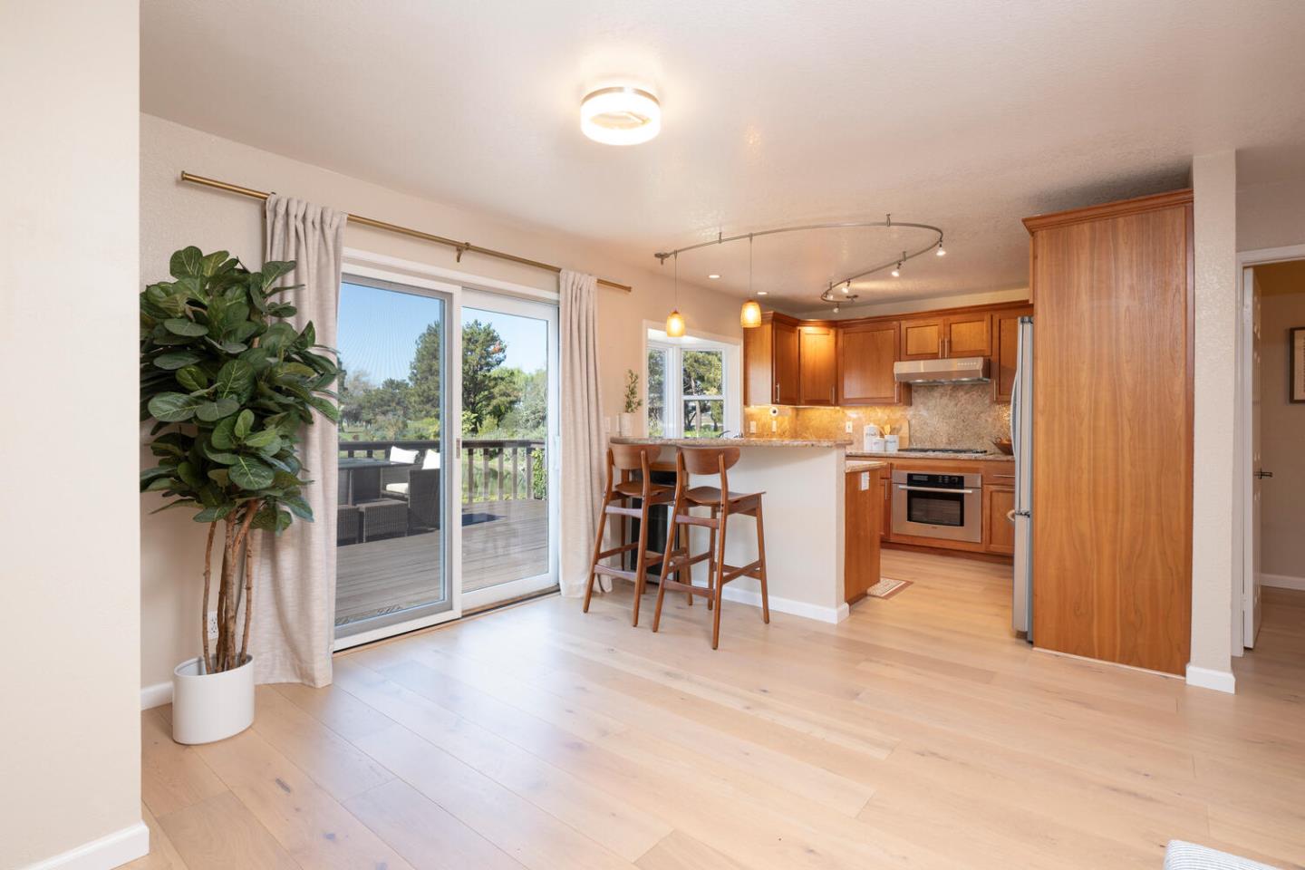 Detail Gallery Image 28 of 67 For 716 Newport Cir, Redwood City,  CA 94065 - 3 Beds | 2/1 Baths