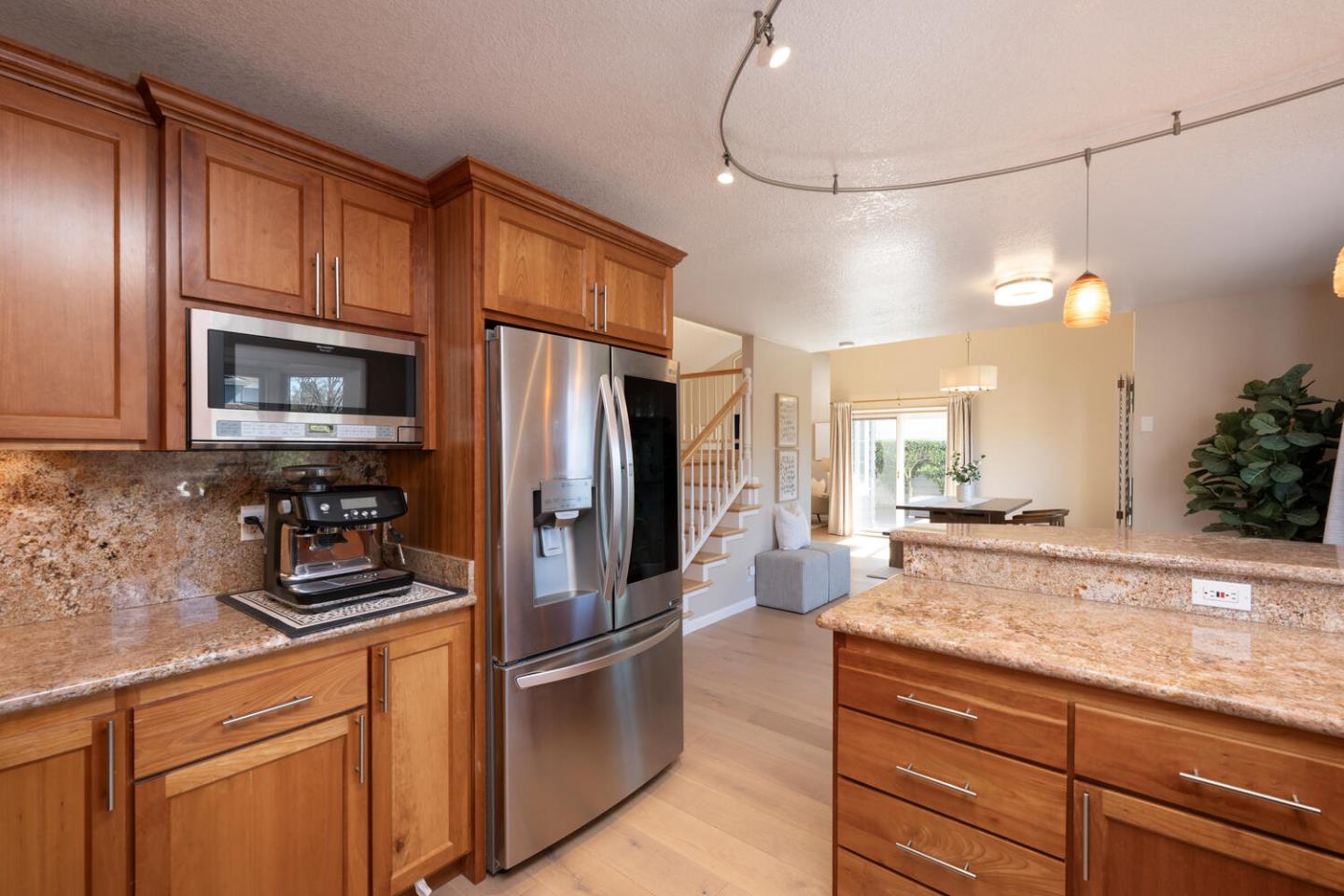 Detail Gallery Image 32 of 67 For 716 Newport Cir, Redwood City,  CA 94065 - 3 Beds | 2/1 Baths