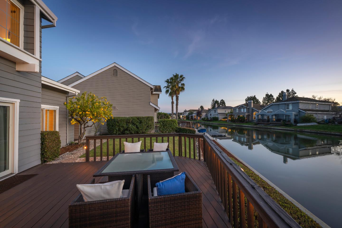 Detail Gallery Image 9 of 67 For 716 Newport Cir, Redwood City,  CA 94065 - 3 Beds | 2/1 Baths