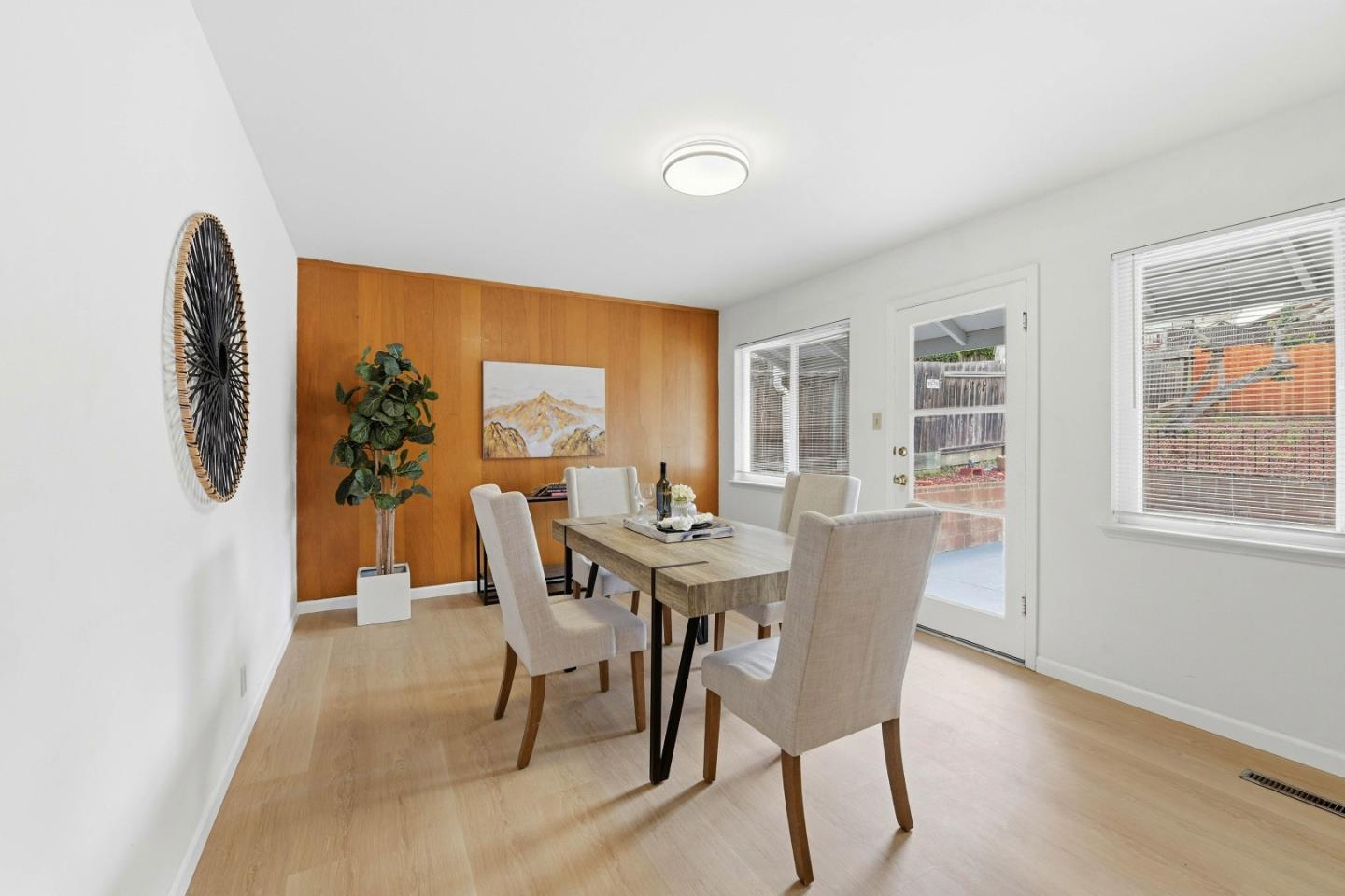 Detail Gallery Image 10 of 43 For 2767 Winchester Dr, Hayward,  CA 94541 - 4 Beds | 2 Baths