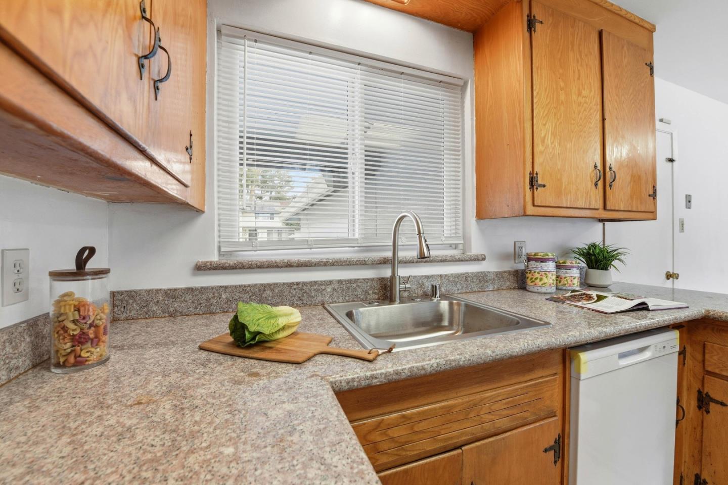 Detail Gallery Image 15 of 43 For 2767 Winchester Dr, Hayward,  CA 94541 - 4 Beds | 2 Baths