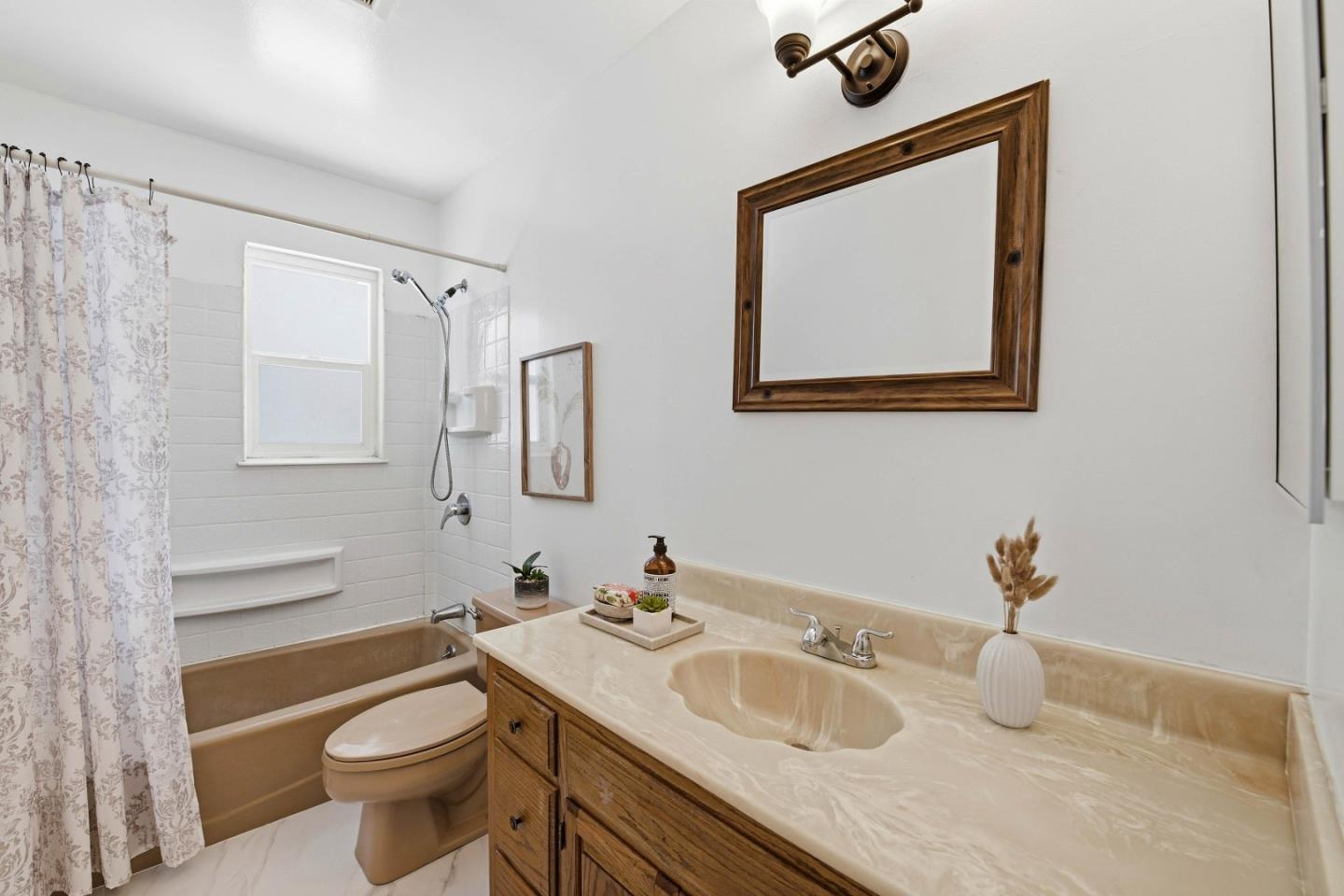 Detail Gallery Image 26 of 43 For 2767 Winchester Dr, Hayward,  CA 94541 - 4 Beds | 2 Baths