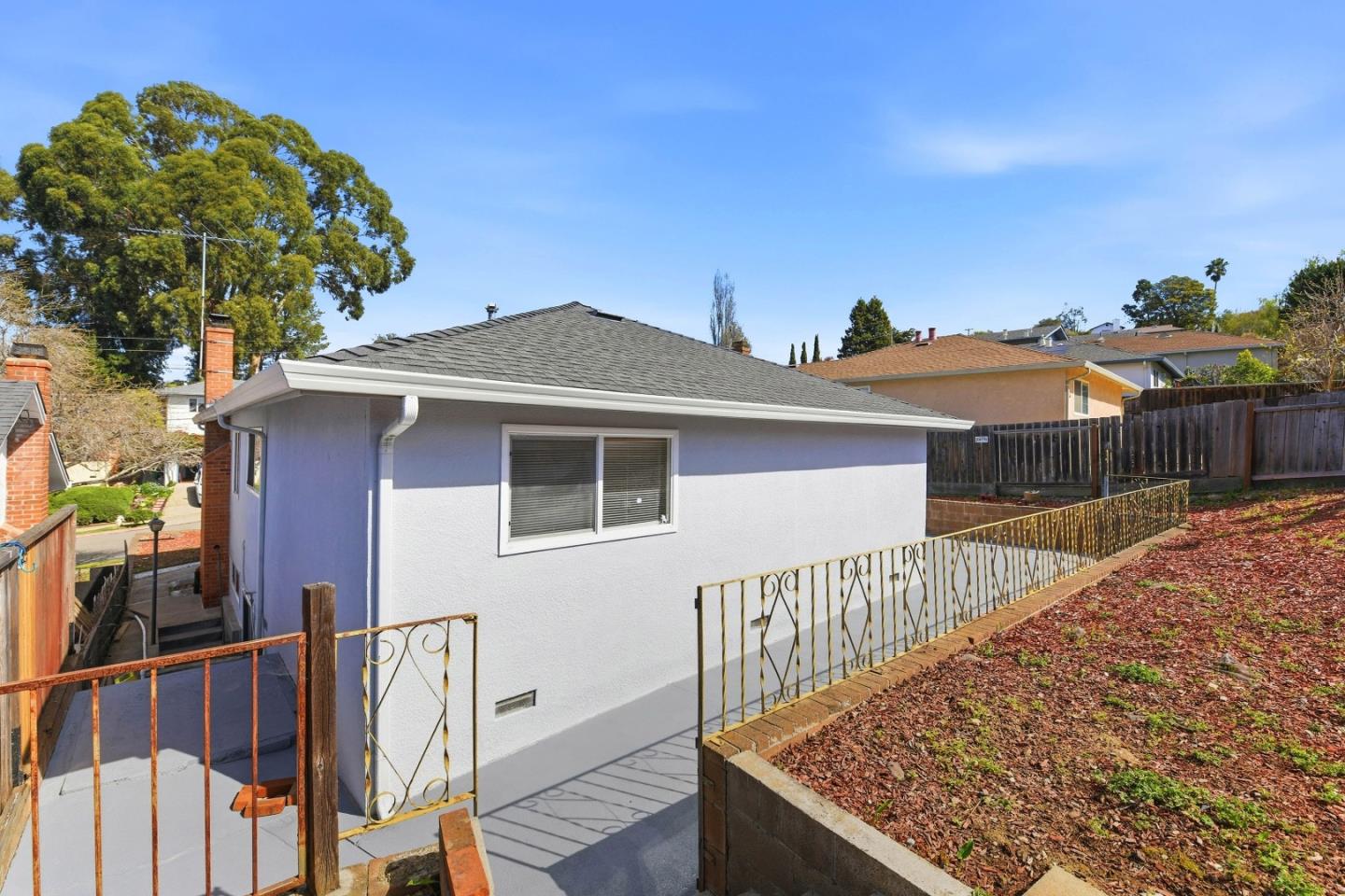 Detail Gallery Image 33 of 43 For 2767 Winchester Dr, Hayward,  CA 94541 - 4 Beds | 2 Baths