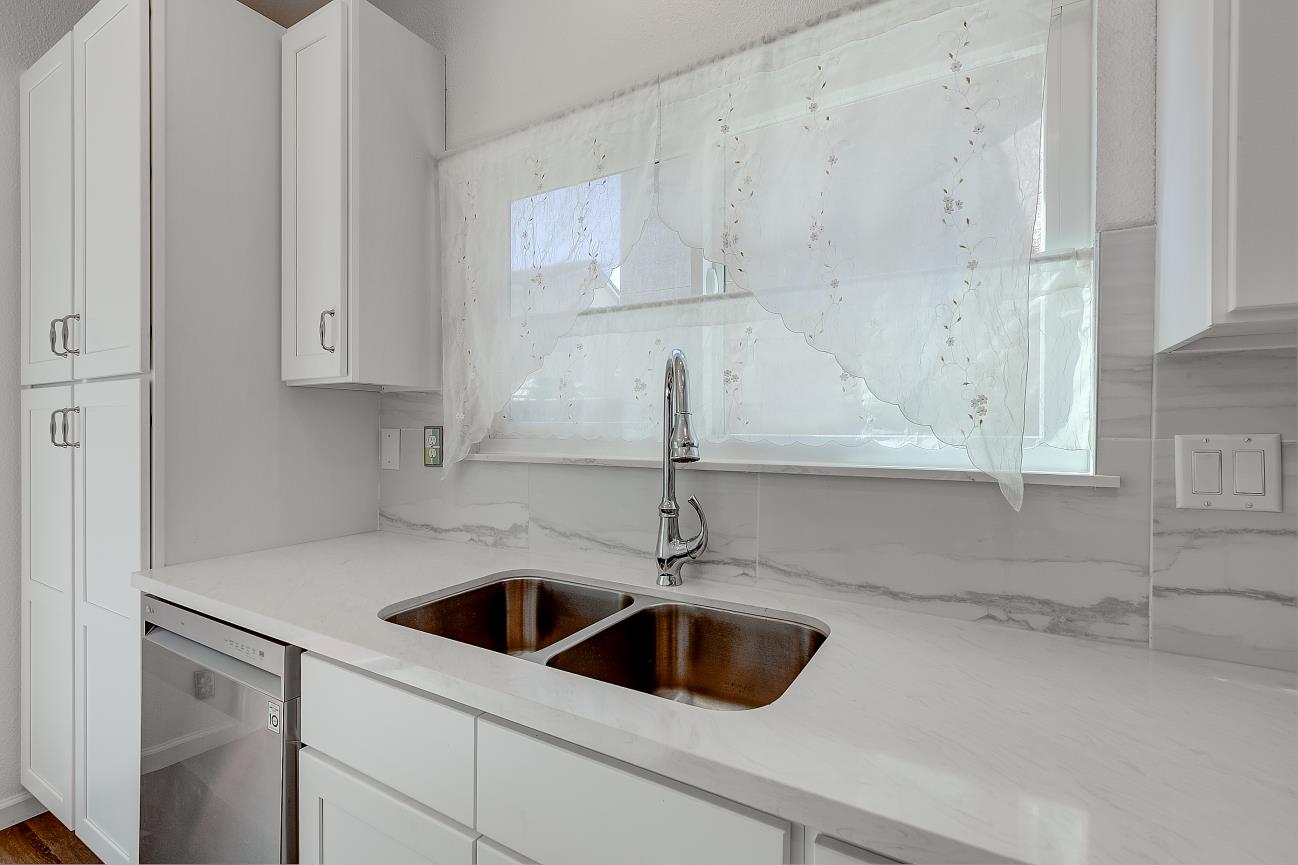 Detail Gallery Image 13 of 41 For 33049 Alicante Ter #67,  Union City,  CA 94587 - 3 Beds | 2/1 Baths