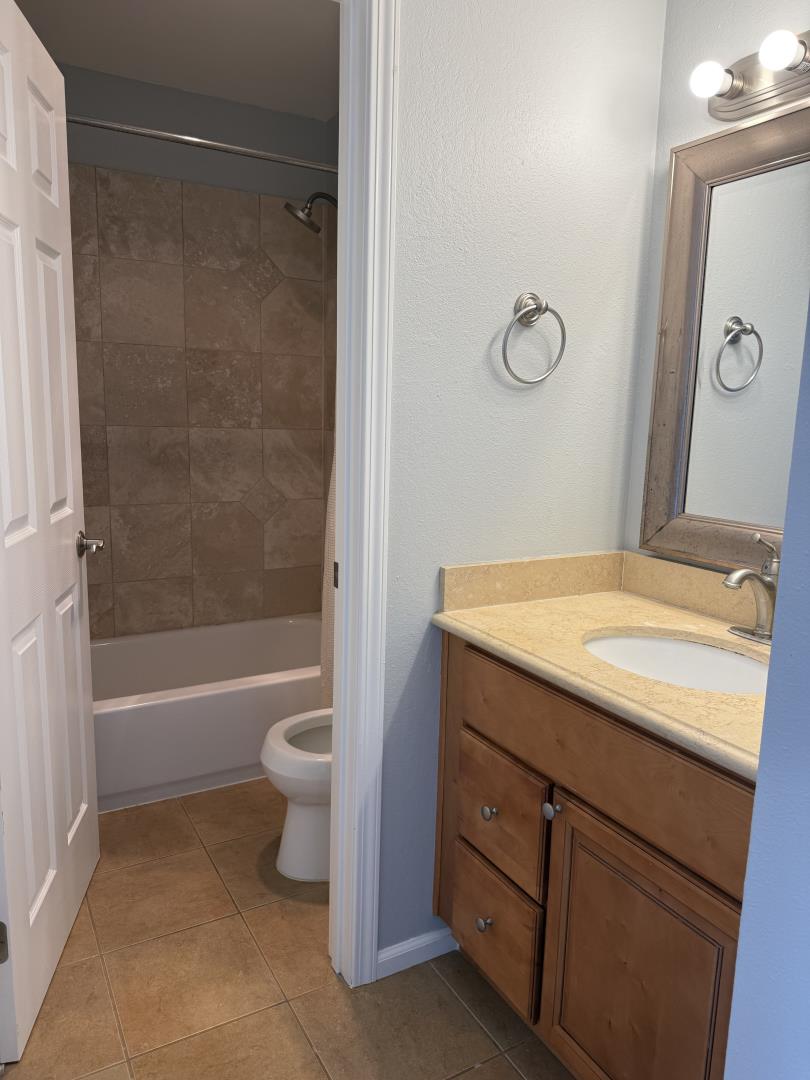 Detail Gallery Image 7 of 11 For 952 Kiely Blvd #H,  Santa Clara,  CA 95051 - 2 Beds | 2 Baths