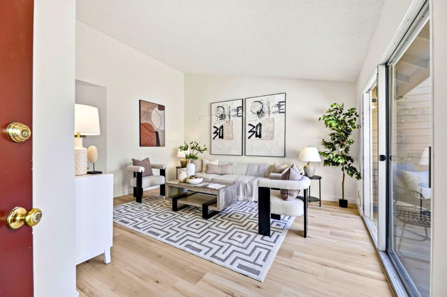 Detail Gallery Image 4 of 27 For 1066 Cedar Gables Dr, San Jose,  CA 95118 - 2 Beds | 2 Baths