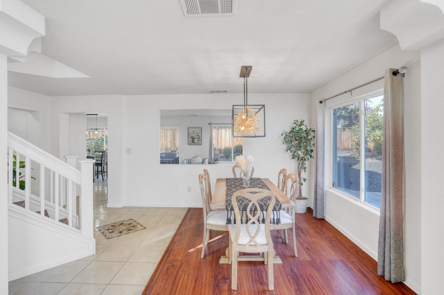 Detail Gallery Image 12 of 50 For 4508 Muledeer Ct, Antioch,  CA 94509 - 4 Beds | 2/1 Baths