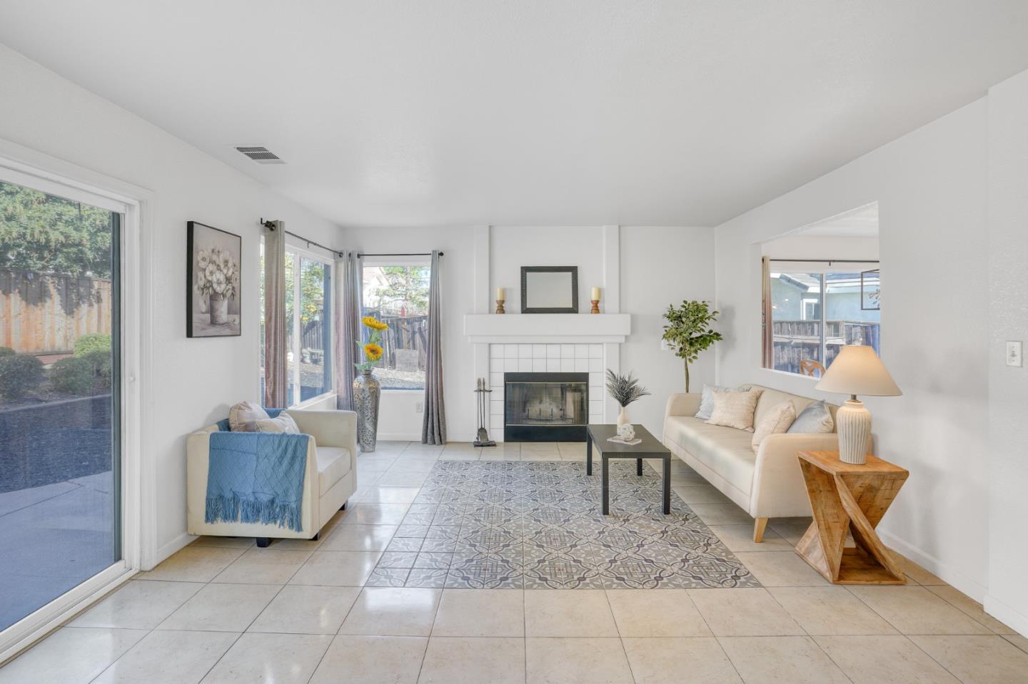 Detail Gallery Image 3 of 50 For 4508 Muledeer Ct, Antioch,  CA 94509 - 4 Beds | 2/1 Baths