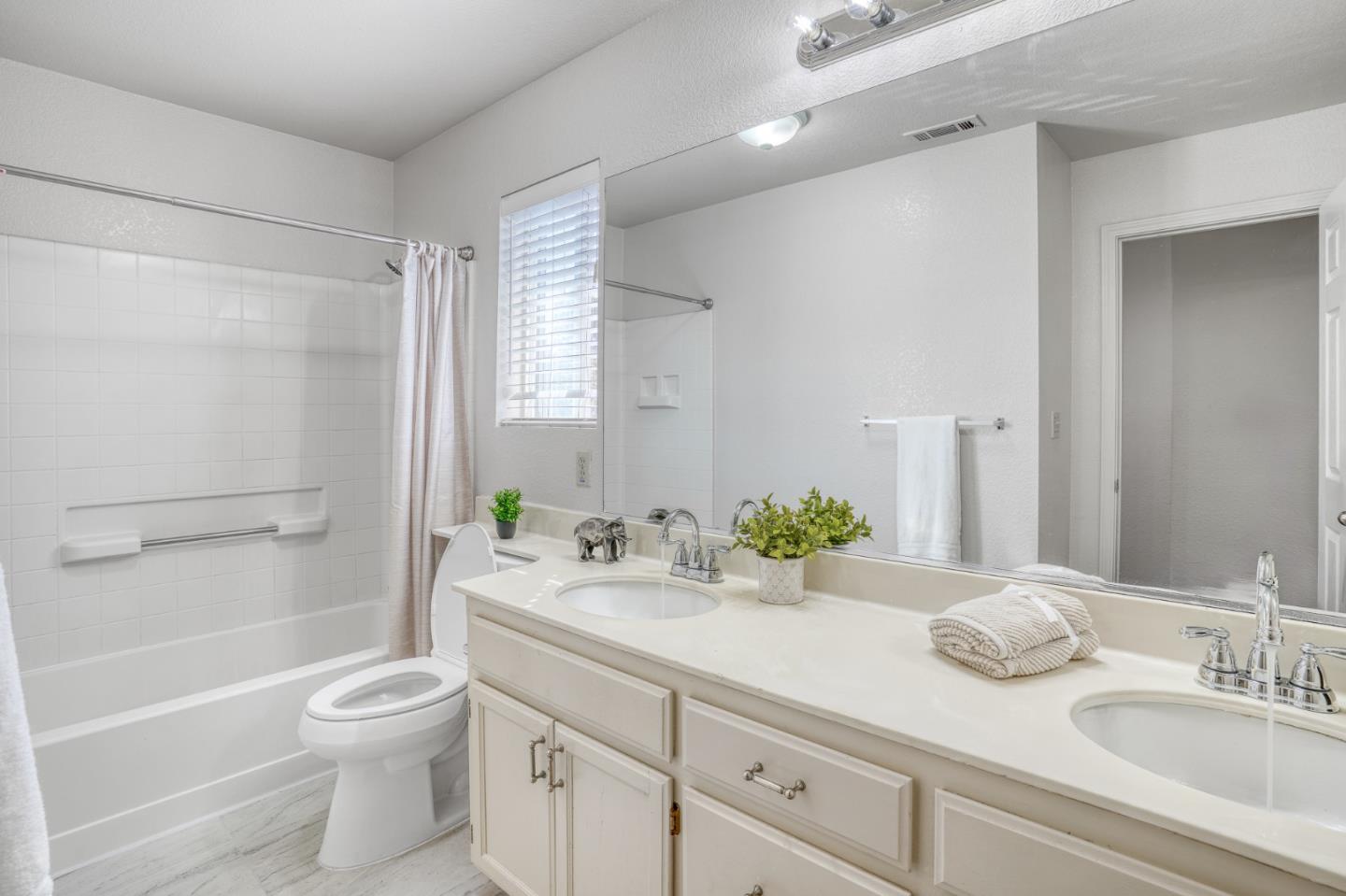 Detail Gallery Image 32 of 50 For 4508 Muledeer Ct, Antioch,  CA 94509 - 4 Beds | 2/1 Baths