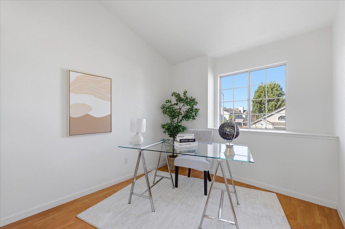 Detail Gallery Image 12 of 27 For 1287 Hazlett Ct, San Jose,  CA 95131 - 4 Beds | 2/1 Baths