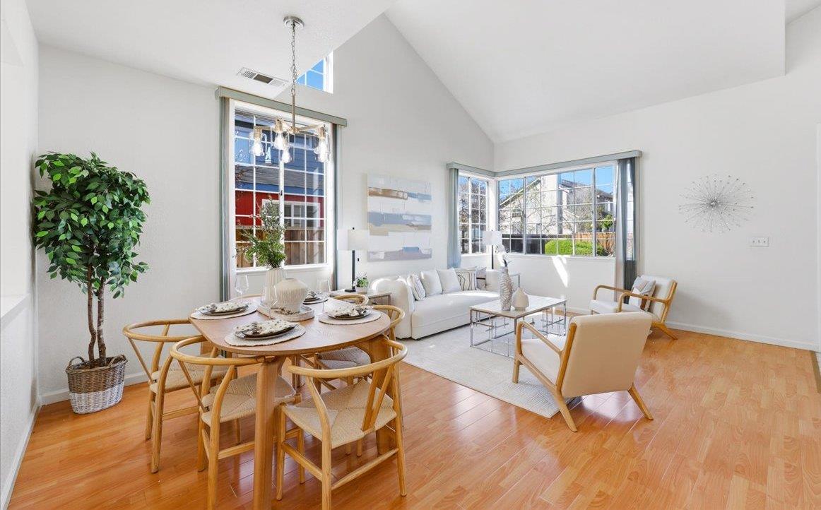 Detail Gallery Image 4 of 27 For 1287 Hazlett Ct, San Jose,  CA 95131 - 4 Beds | 2/1 Baths