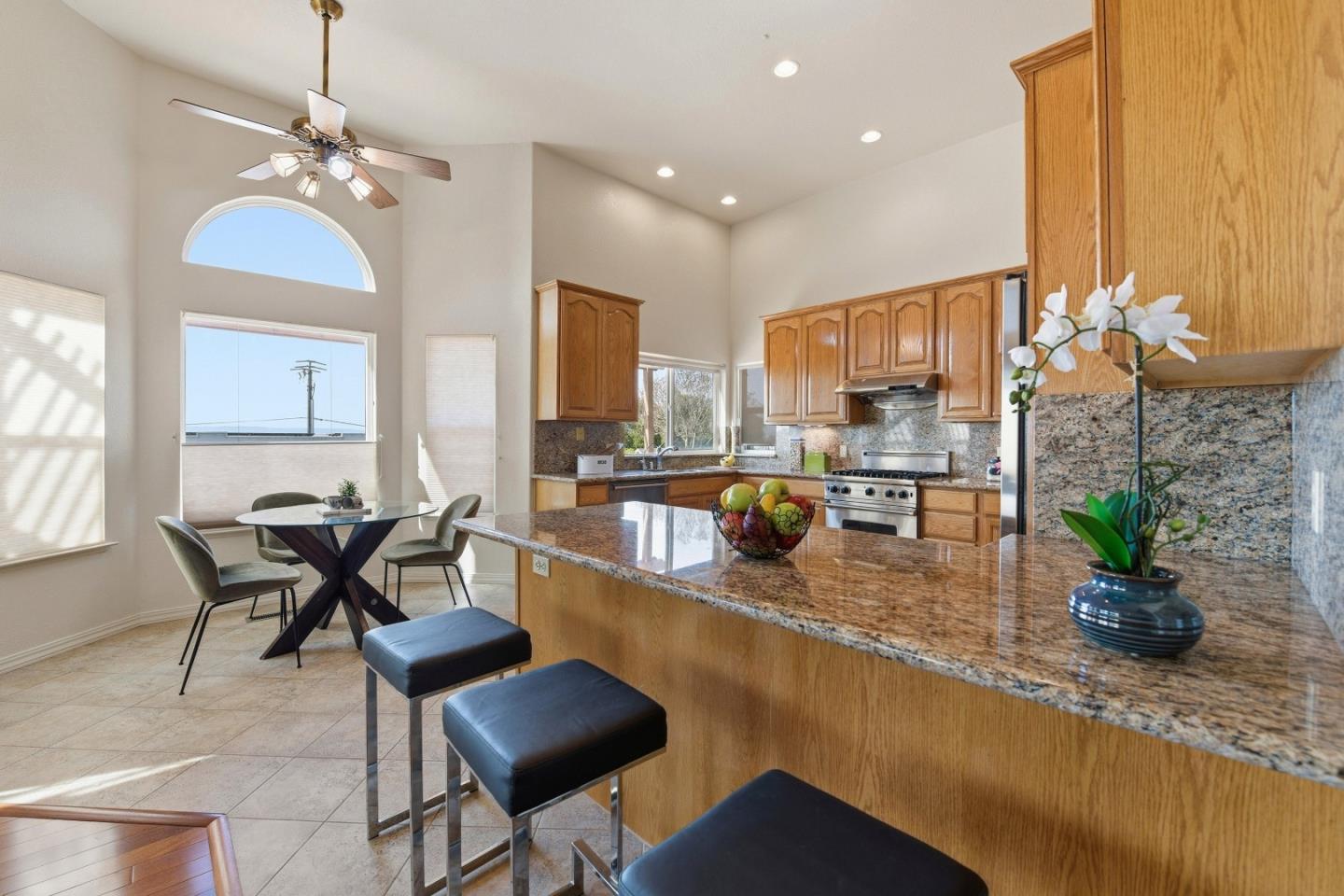 Detail Gallery Image 20 of 60 For 26854 Grandview Ave, Hayward,  CA 94542 - 4 Beds | 2/1 Baths