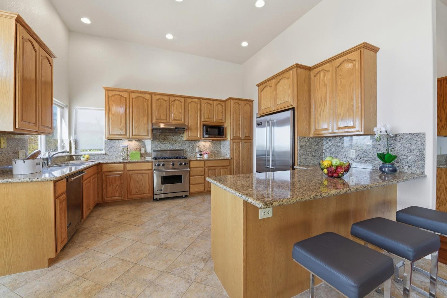 Detail Gallery Image 21 of 60 For 26854 Grandview Ave, Hayward,  CA 94542 - 4 Beds | 2/1 Baths