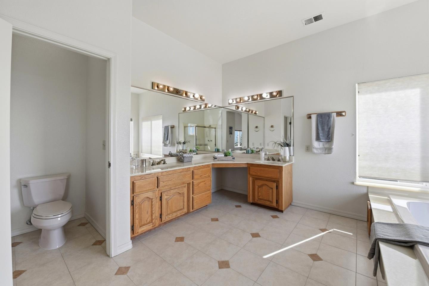 Detail Gallery Image 42 of 60 For 26854 Grandview Ave, Hayward,  CA 94542 - 4 Beds | 2/1 Baths
