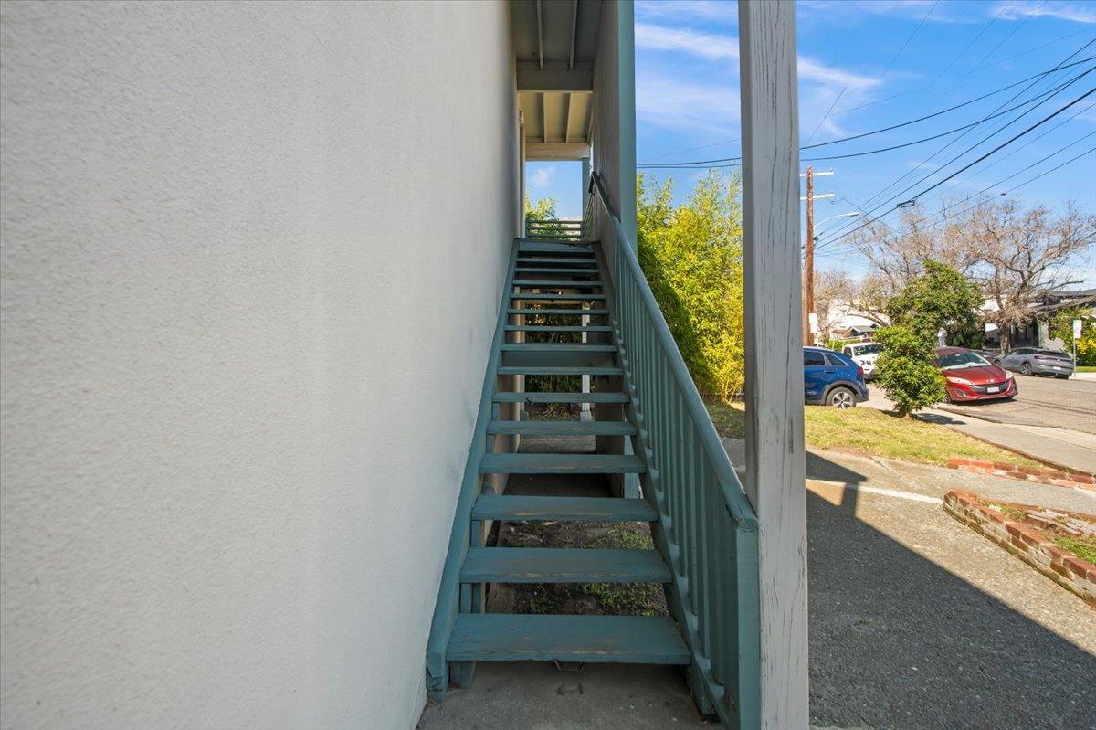 Detail Gallery Image 9 of 19 For 4121 Opal St, Oakland,  CA 94609 - – Beds | – Baths