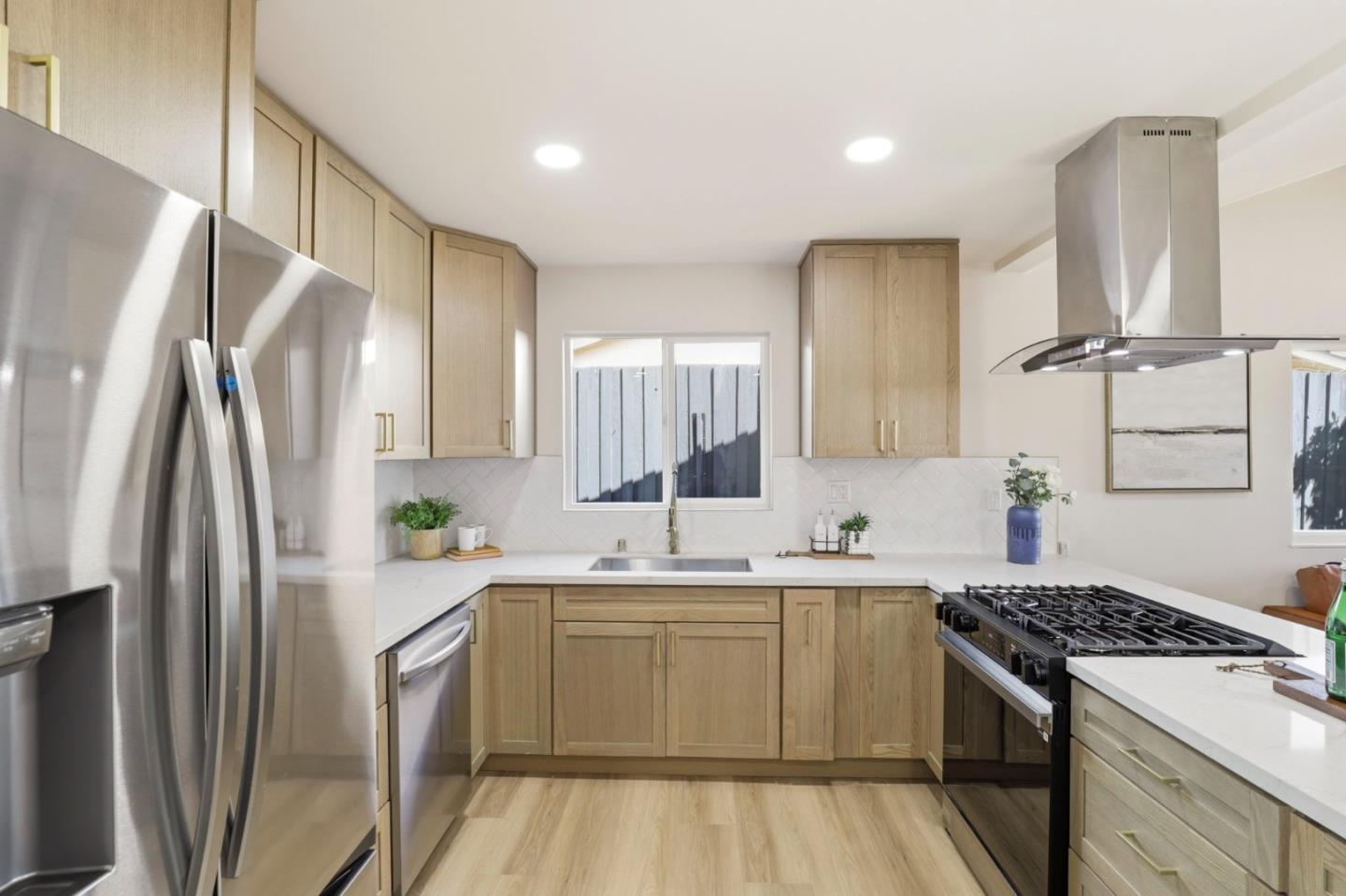 Detail Gallery Image 11 of 24 For 2363 Brushglen Way, San Jose,  CA 95133 - 3 Beds | 2 Baths