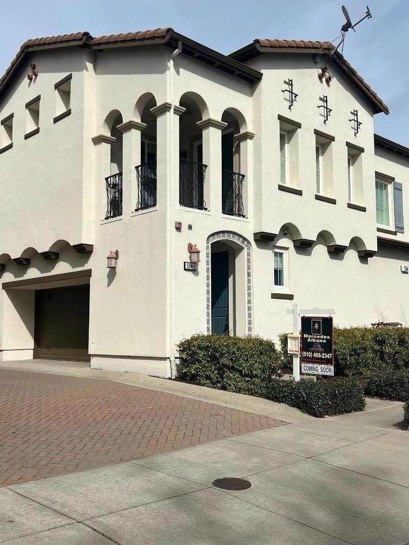 Front Image Thumbnail for ML82038526