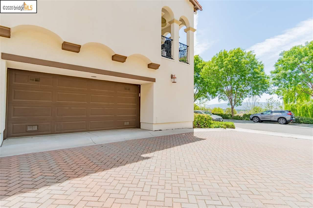 Detail Gallery Image 2 of 52 For 554 Dovecote Ln #2,  Livermore,  CA 94551 - 2 Beds | 2 Baths