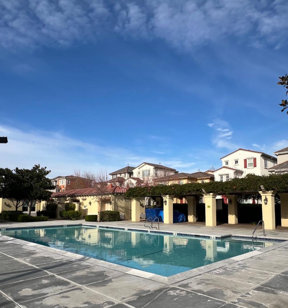 Detail Gallery Image 35 of 52 For 554 Dovecote Ln #2,  Livermore,  CA 94551 - 2 Beds | 2 Baths