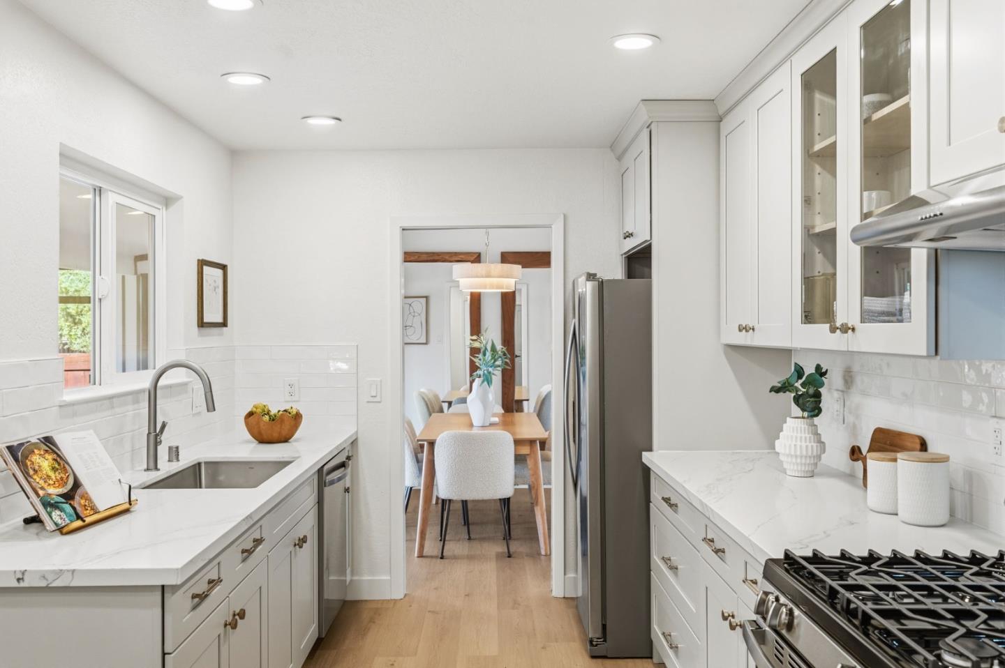 Detail Gallery Image 20 of 74 For 239 Prague St, San Mateo,  CA 94401 - 3 Beds | 2 Baths