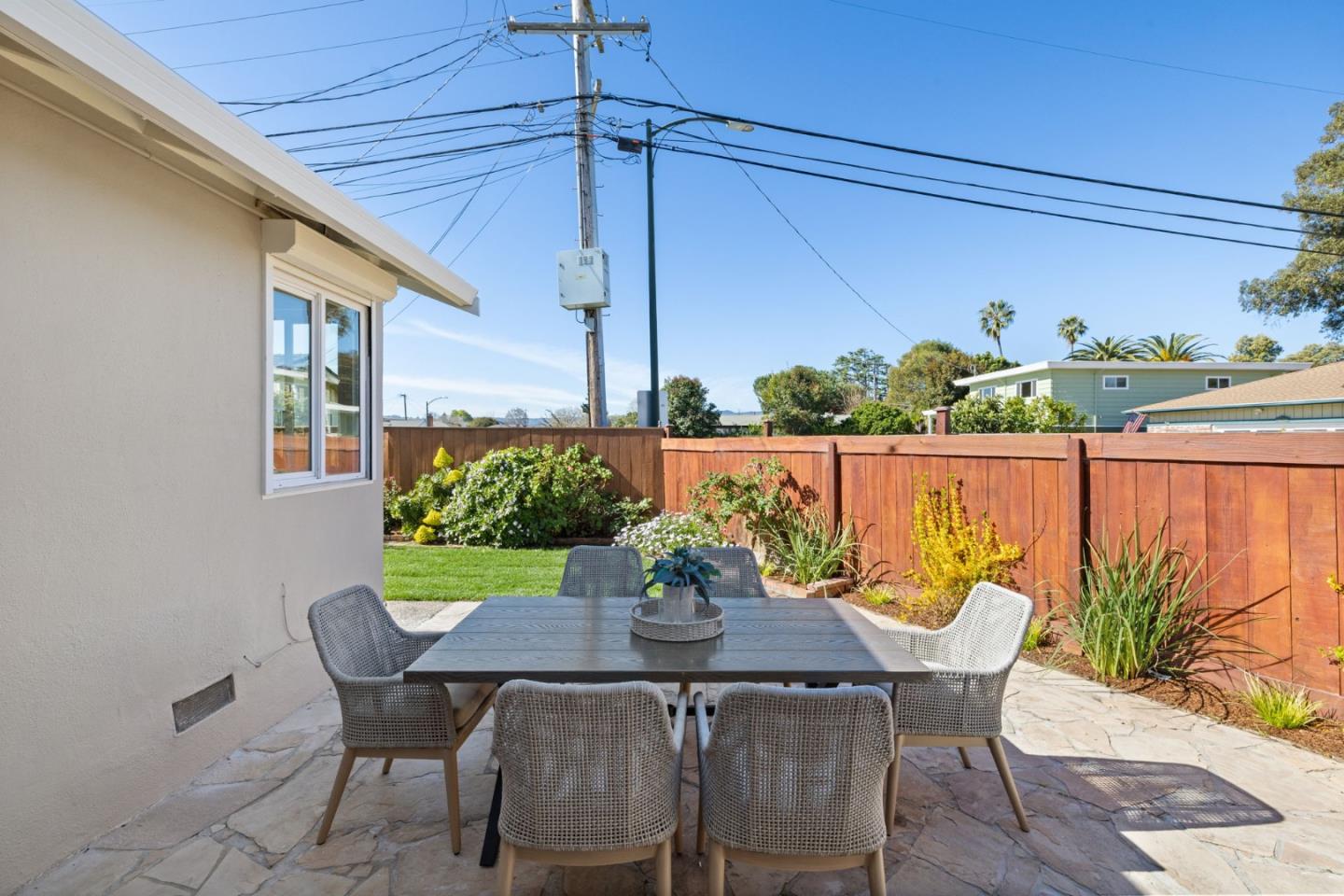 Detail Gallery Image 43 of 74 For 239 Prague St, San Mateo,  CA 94401 - 3 Beds | 2 Baths