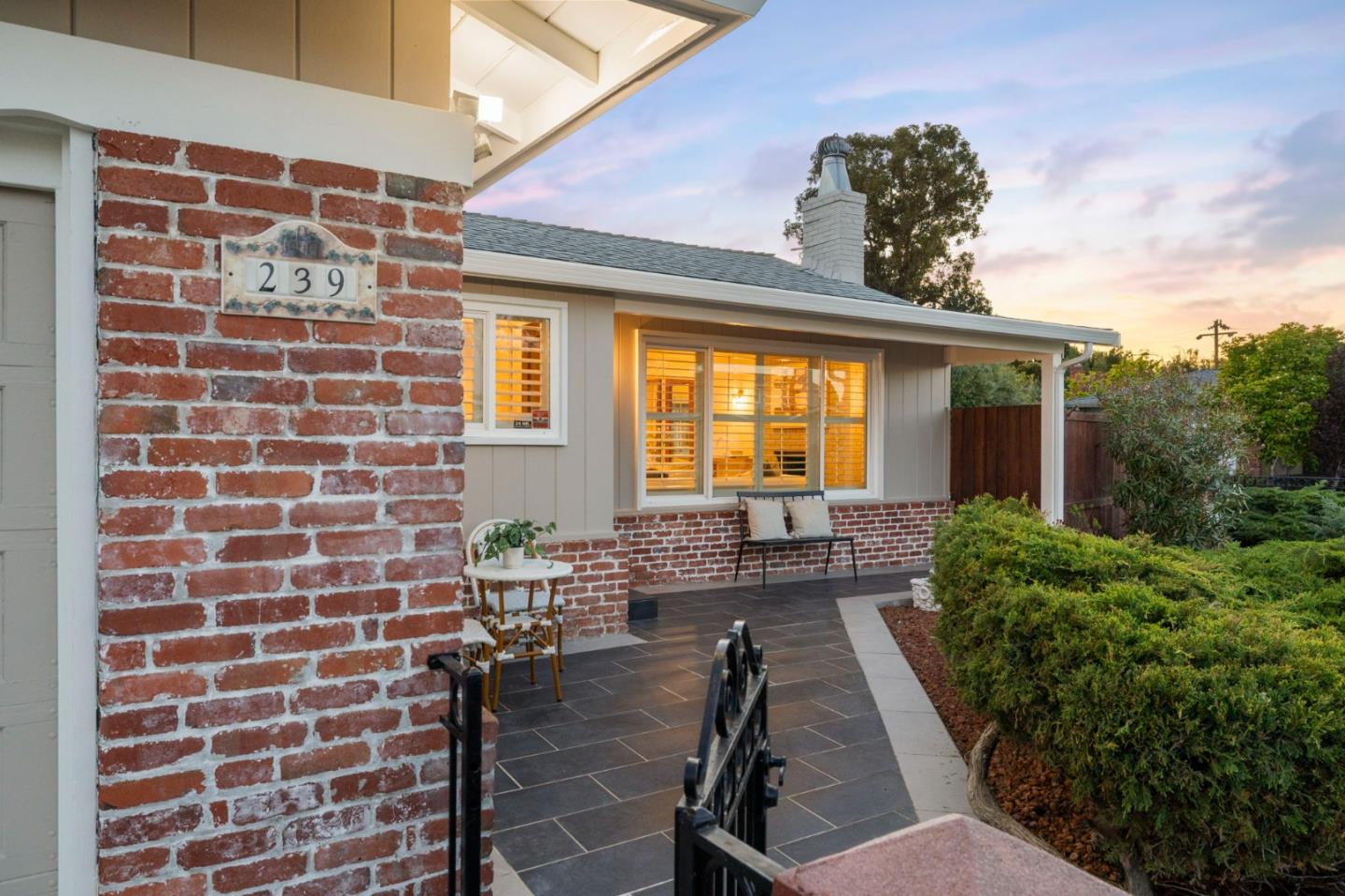 Detail Gallery Image 6 of 74 For 239 Prague St, San Mateo,  CA 94401 - 3 Beds | 2 Baths