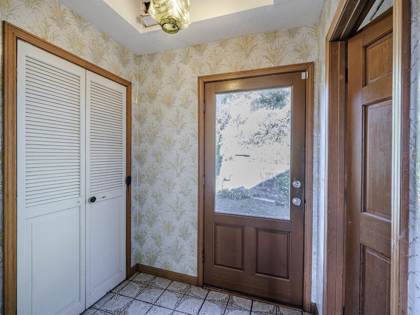 Detail Gallery Image 23 of 59 For 2004 Ocean Street Ext, Santa Cruz,  CA 95060 - 4 Beds | 2/1 Baths