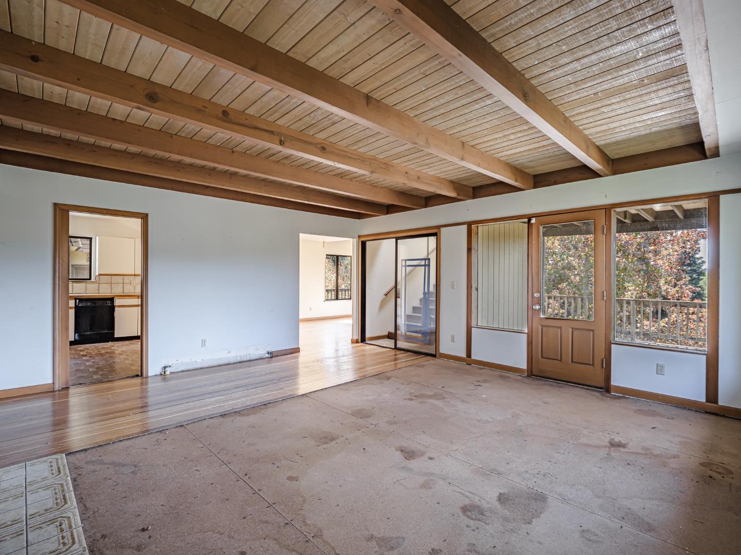 Detail Gallery Image 25 of 59 For 2004 Ocean Street Ext, Santa Cruz,  CA 95060 - 4 Beds | 2/1 Baths