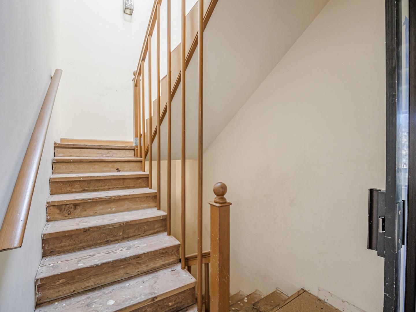 Detail Gallery Image 28 of 59 For 2004 Ocean Street Ext, Santa Cruz,  CA 95060 - 4 Beds | 2/1 Baths