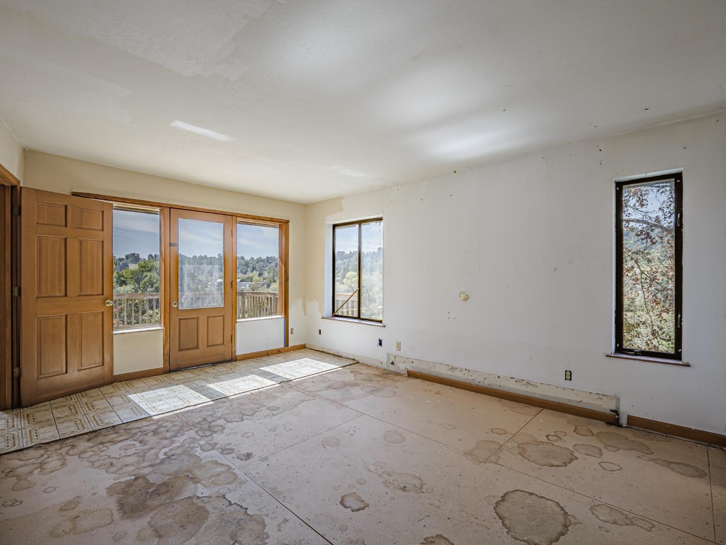 Detail Gallery Image 38 of 59 For 2004 Ocean Street Ext, Santa Cruz,  CA 95060 - 4 Beds | 2/1 Baths