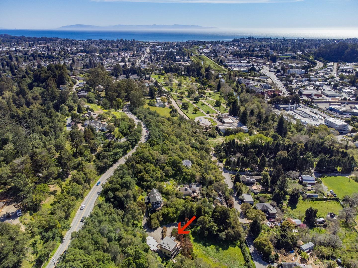 Detail Gallery Image 45 of 59 For 2004 Ocean Street Ext, Santa Cruz,  CA 95060 - 4 Beds | 2/1 Baths