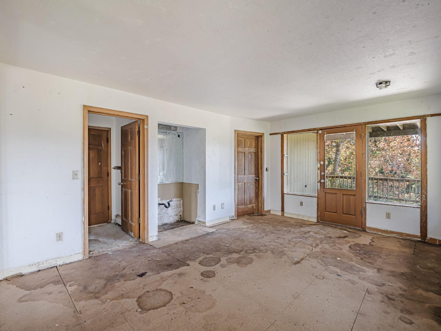 Detail Gallery Image 56 of 59 For 2004 Ocean Street Ext, Santa Cruz,  CA 95060 - 4 Beds | 2/1 Baths