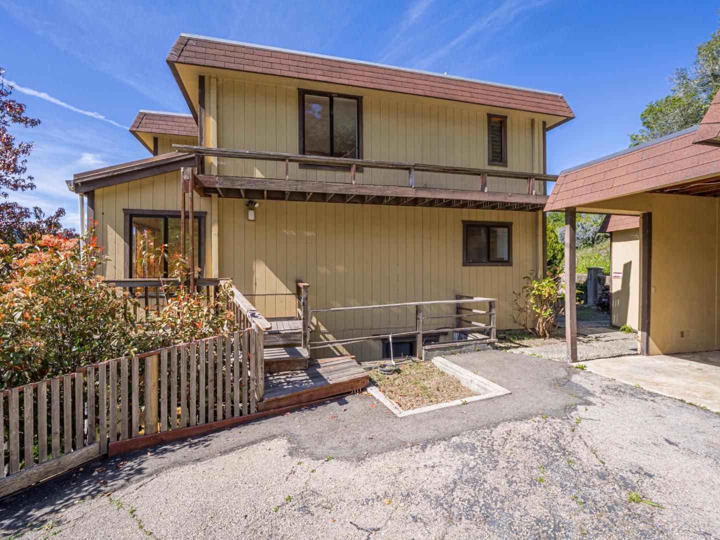 Detail Gallery Image 8 of 59 For 2004 Ocean Street Ext, Santa Cruz,  CA 95060 - 4 Beds | 2/1 Baths