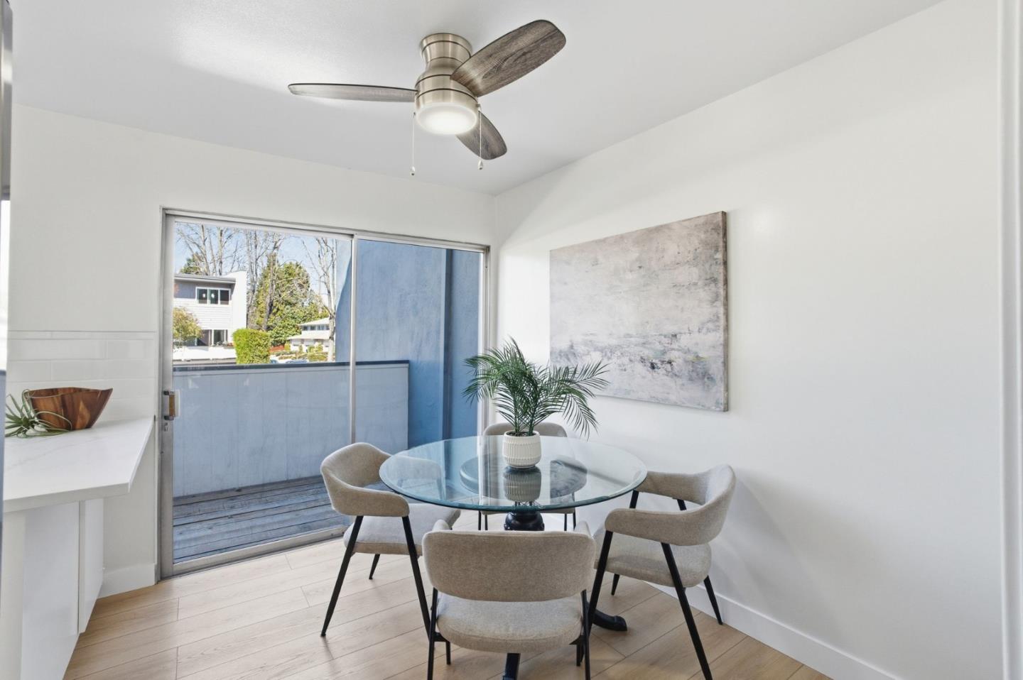 Detail Gallery Image 16 of 67 For 315 Carlos Ave, Redwood City,  CA 94061 - 3 Beds | 2/1 Baths