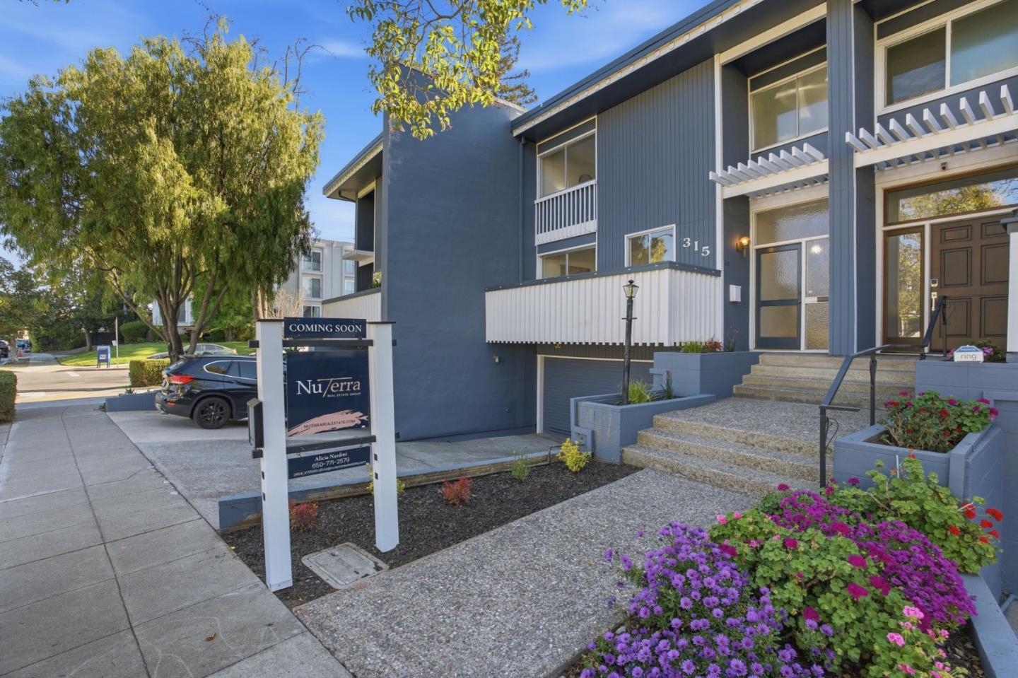 Detail Gallery Image 2 of 67 For 315 Carlos Ave, Redwood City,  CA 94061 - 3 Beds | 2/1 Baths