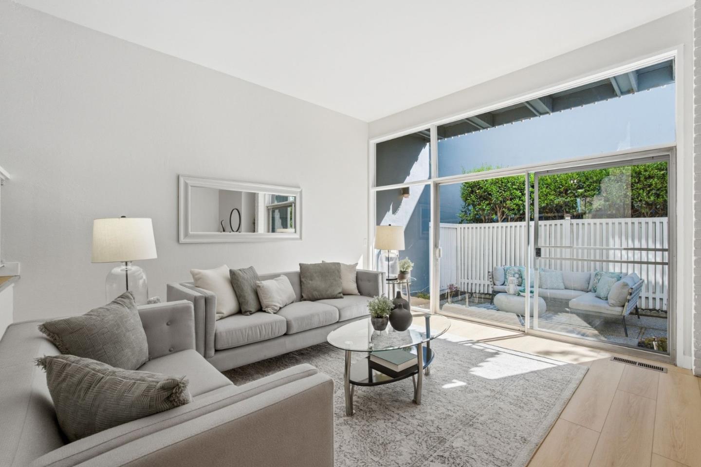 Detail Gallery Image 23 of 67 For 315 Carlos Ave, Redwood City,  CA 94061 - 3 Beds | 2/1 Baths