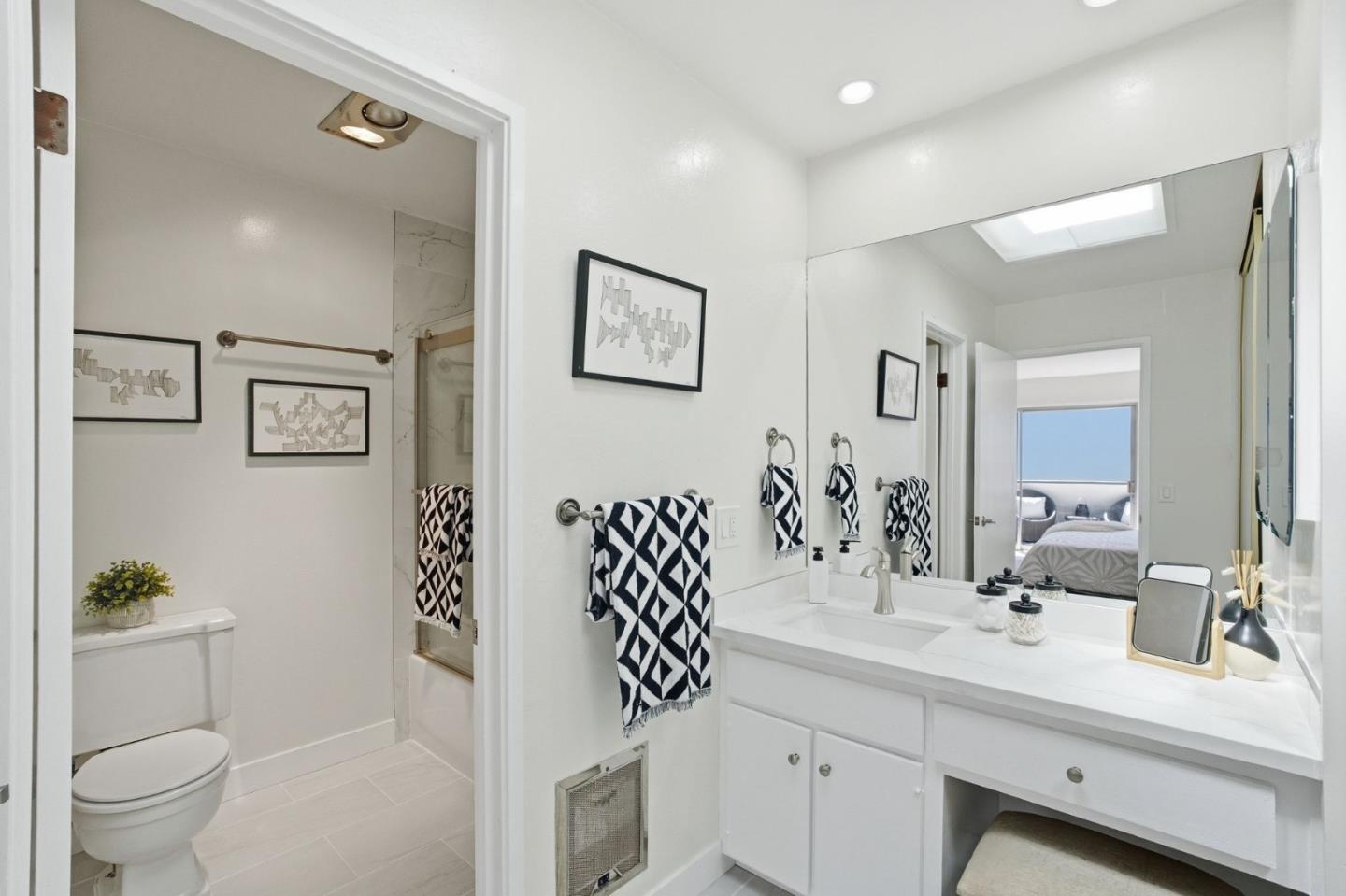 Detail Gallery Image 39 of 67 For 315 Carlos Ave, Redwood City,  CA 94061 - 3 Beds | 2/1 Baths