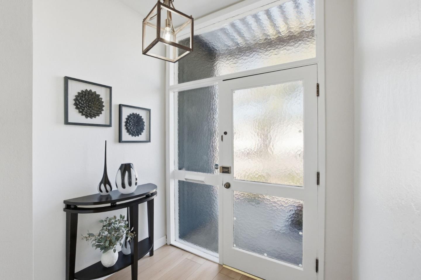 Detail Gallery Image 4 of 67 For 315 Carlos Ave, Redwood City,  CA 94061 - 3 Beds | 2/1 Baths