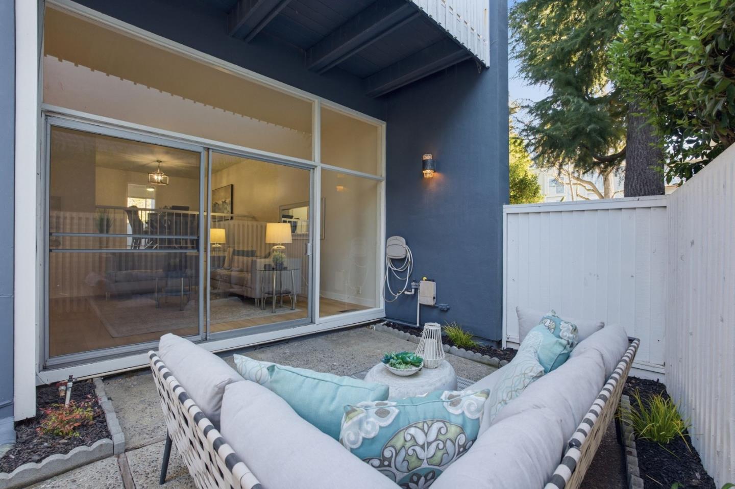 Detail Gallery Image 49 of 67 For 315 Carlos Ave, Redwood City,  CA 94061 - 3 Beds | 2/1 Baths