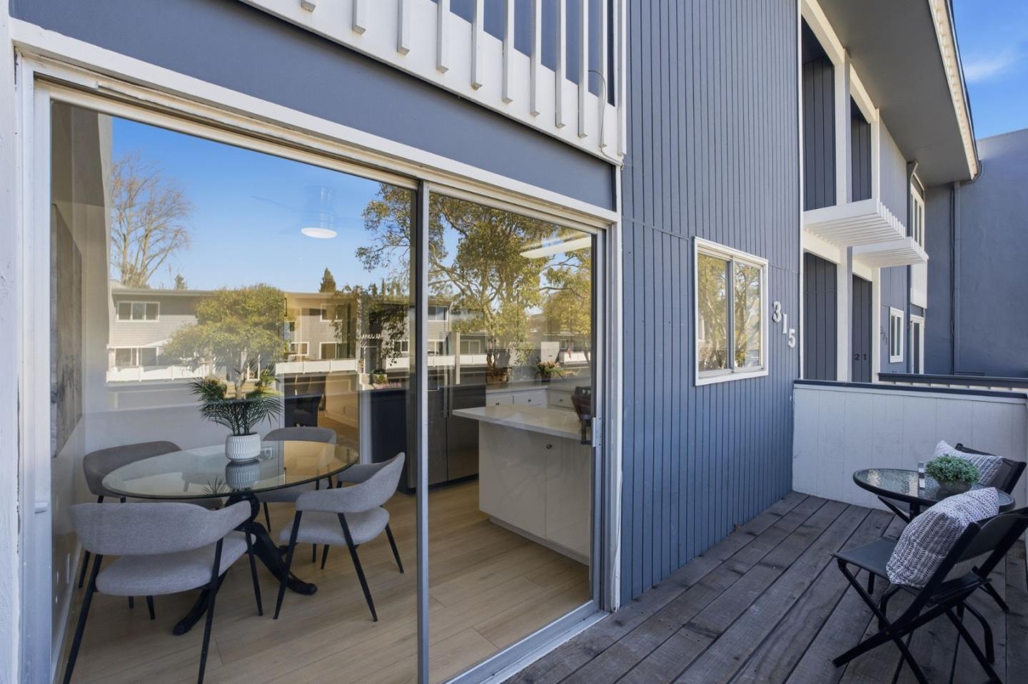 Detail Gallery Image 50 of 67 For 315 Carlos Ave, Redwood City,  CA 94061 - 3 Beds | 2/1 Baths