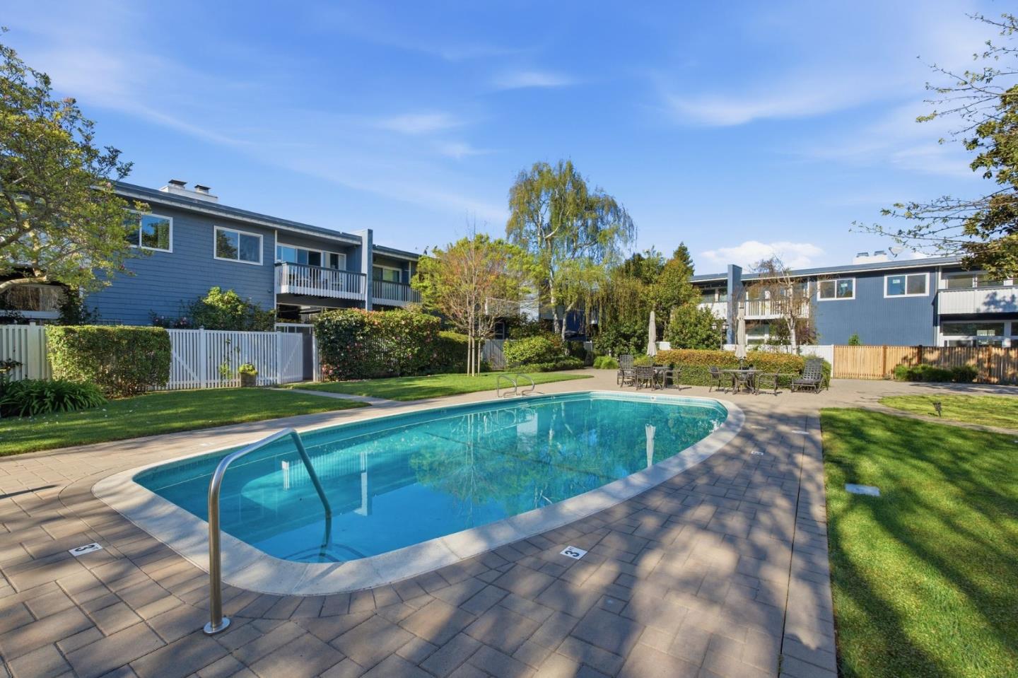 Detail Gallery Image 58 of 67 For 315 Carlos Ave, Redwood City,  CA 94061 - 3 Beds | 2/1 Baths