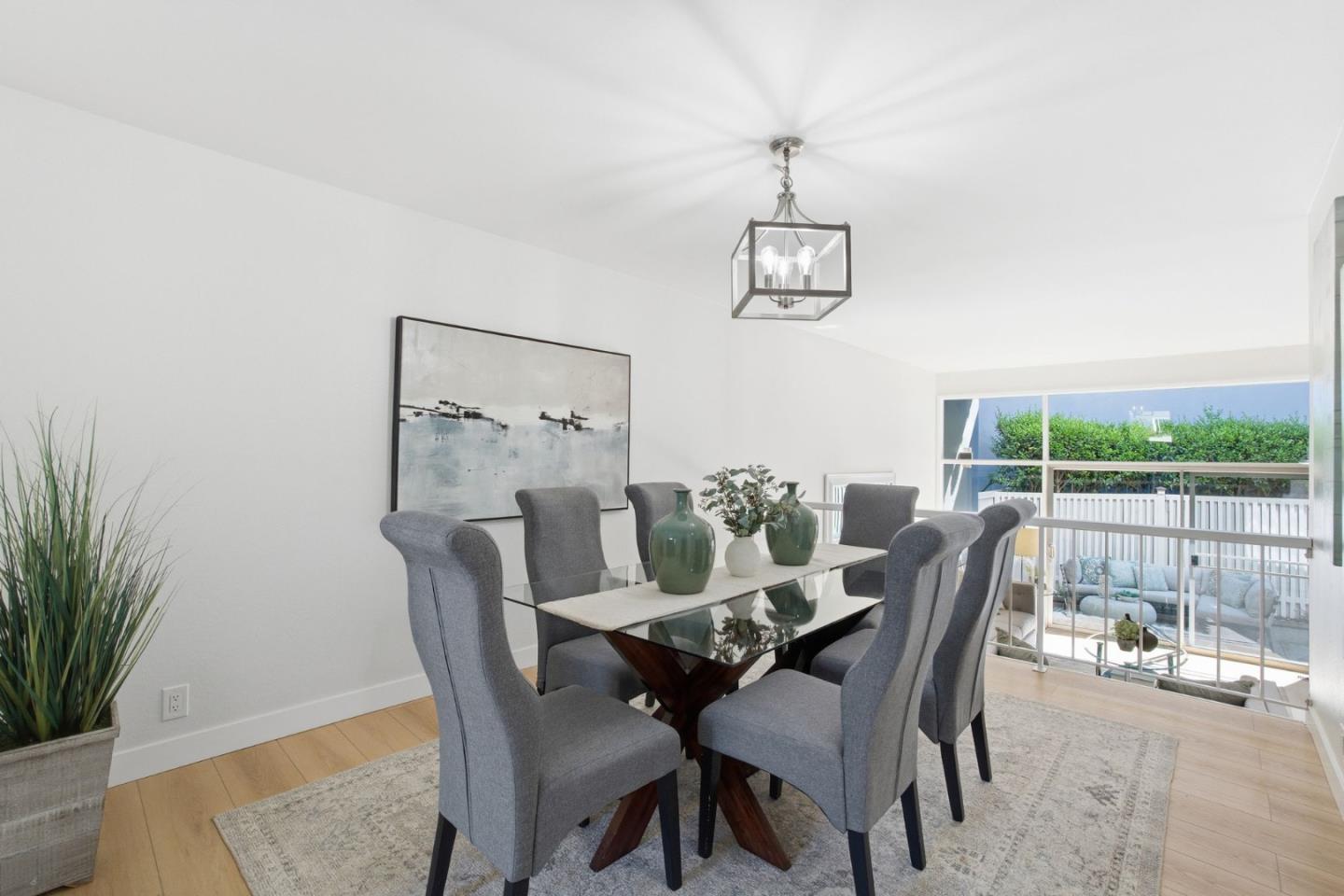 Detail Gallery Image 7 of 67 For 315 Carlos Ave, Redwood City,  CA 94061 - 3 Beds | 2/1 Baths