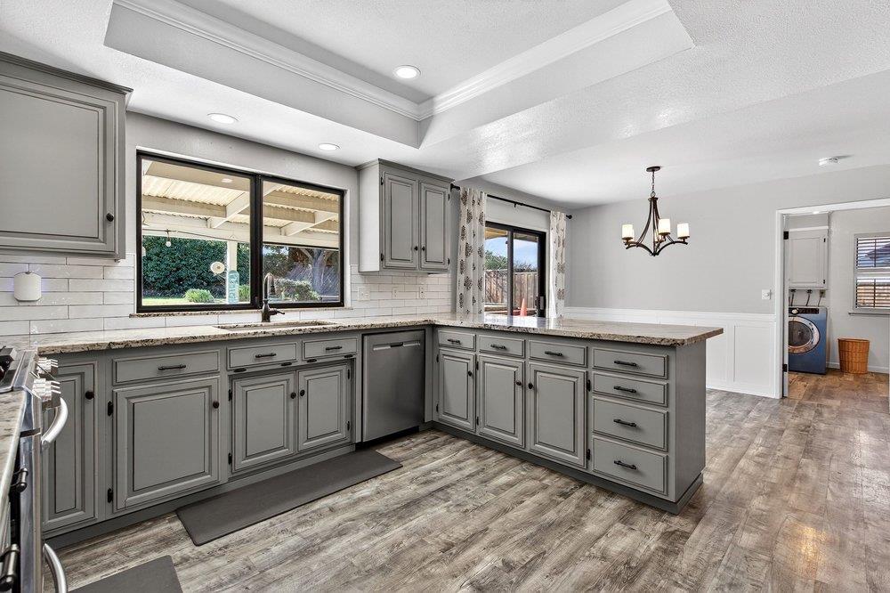 Detail Gallery Image 10 of 75 For 913 Ridgemark Dr, Hollister,  CA 95023 - 3 Beds | 2/1 Baths