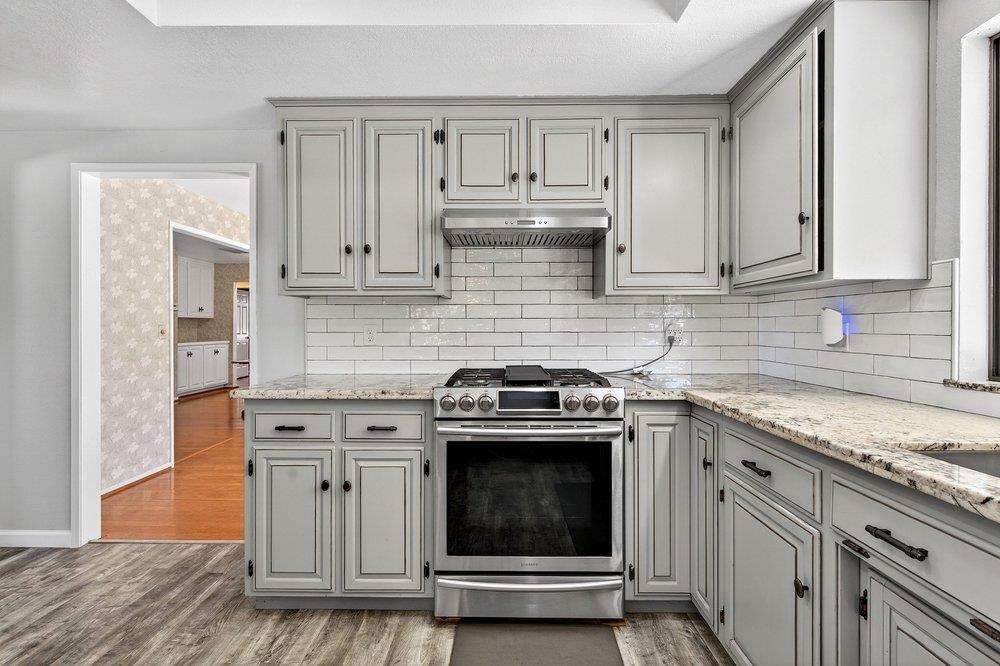 Detail Gallery Image 12 of 75 For 913 Ridgemark Dr, Hollister,  CA 95023 - 3 Beds | 2/1 Baths