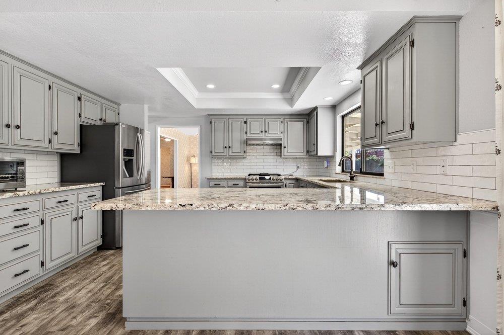 Detail Gallery Image 14 of 75 For 913 Ridgemark Dr, Hollister,  CA 95023 - 3 Beds | 2/1 Baths